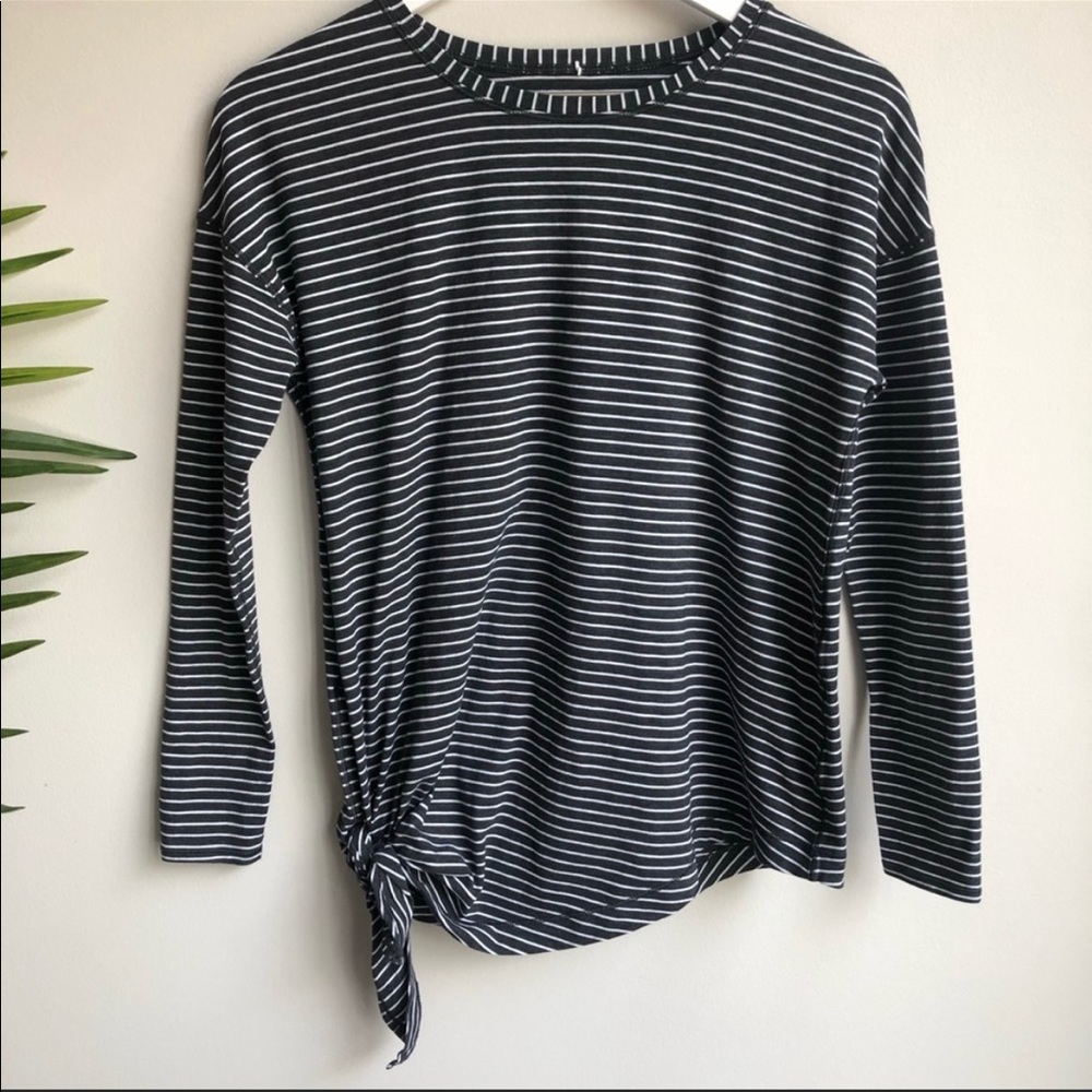 Lululemon Long Sleeve Side Knot Top